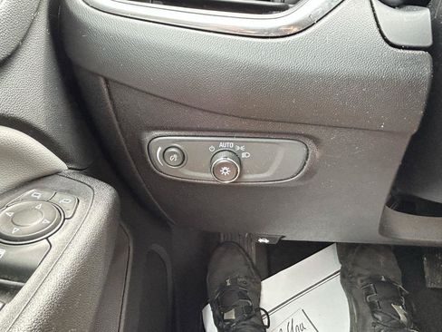 Used 2018 Chevrolet Equinox LS FWD image 26