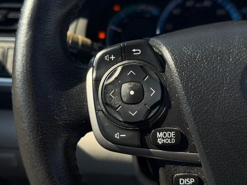 Used 2012 Toyota Camry XLE w/ Leather Pkg FWD image 32