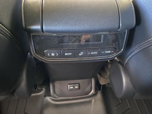 New 2026 Toyota Highlander XLE image 19