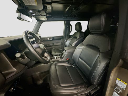 Used 2025 Ford Bronco Badlands AWD/4WD image 13