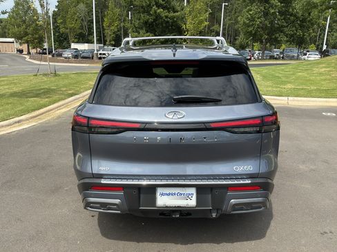 Used 2023 INFINITI QX60 Sensory w/ Vision Package AWD/4WD image 9