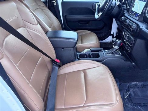 Certified 2020 Jeep Gladiator Overland image 41