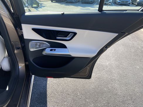 New 2026 Mercedes-Benz E 450 4MATIC Sedan image 39