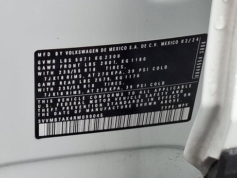 Used 2024 Volkswagen Tiguan SE w/ Panoramic Sunroof Package image 26