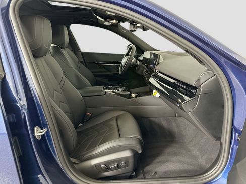 Used 2025 BMW 530i image 21