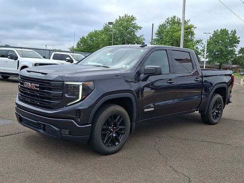 Used 2024 GMC Sierra 1500 Elevation AWD/4WD image 3