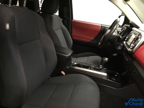 Used 2017 Toyota Tacoma SR5 image 31