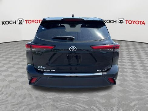 Used 2023 Toyota Highlander XLE AWD/4WD image 7