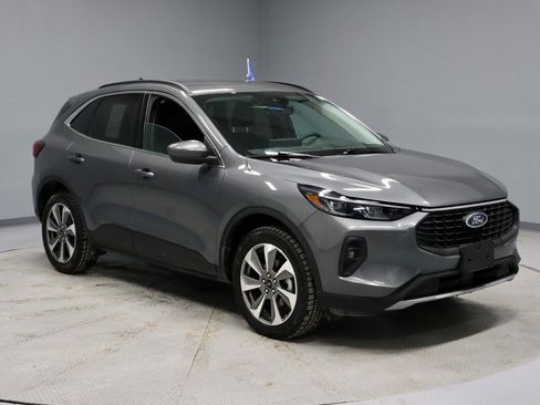 Certified 2025 Ford Escape Platinum image 1