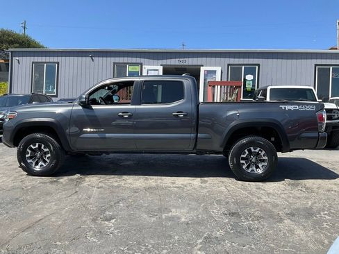 Used 2020 Toyota Tacoma TRD Off-Road w/ Technology Package AWD/4WD image 5