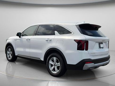 Certified 2026 Kia Sorento LX FWD image 4