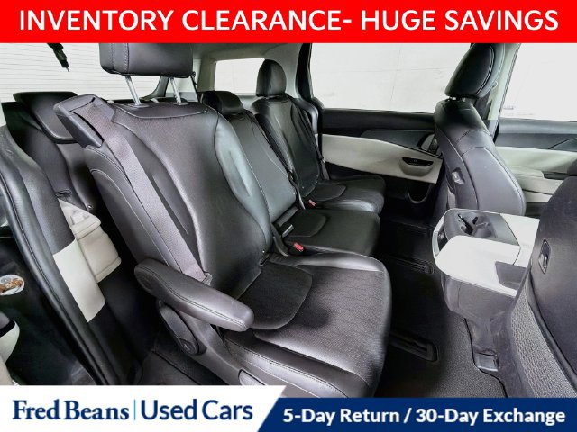 Used 2024 Kia Carnival LX FWD image 36