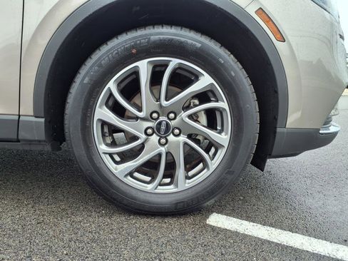 Certified 2021 Lincoln Corsair AWD w/ Equipment Group 101A image 9