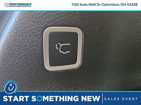 New 2025 Chrysler Pacifica Select w/ Fav Edition Package image 11