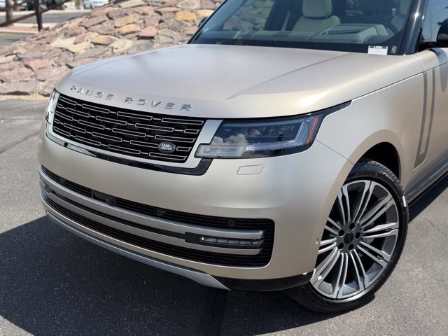 New 2026 Land Rover Range Rover Long Wheelbase SE AWD/4WD image 2