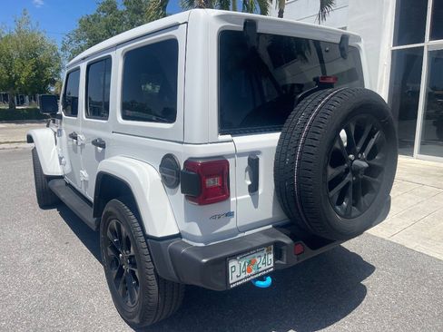 Used 2022 Jeep Wrangler Unlimited Sahara w/ Safety Group image 7