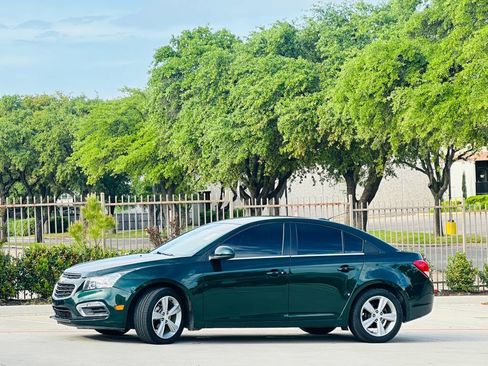 Used 2015 Chevrolet Cruze LT image 4