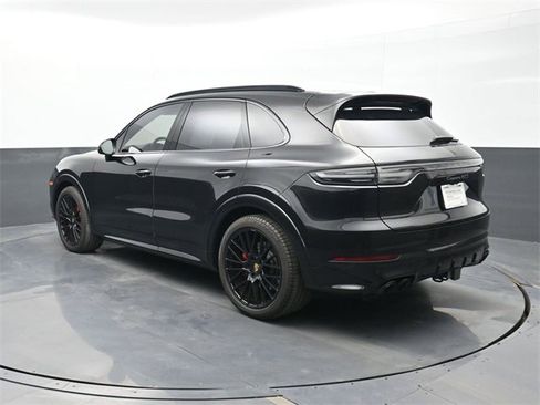 Certified 2023 Porsche Cayenne GTS image 3