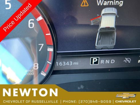 Used 2025 Nissan Frontier PRO-4X AWD/4WD image 17