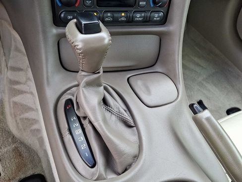 Used 2003 Chevrolet Corvette Convertible w/ Preferred Equipment Group1 RWD image 16