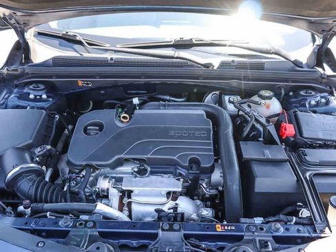 Used 2020 Chevrolet Malibu LT FWD image 28