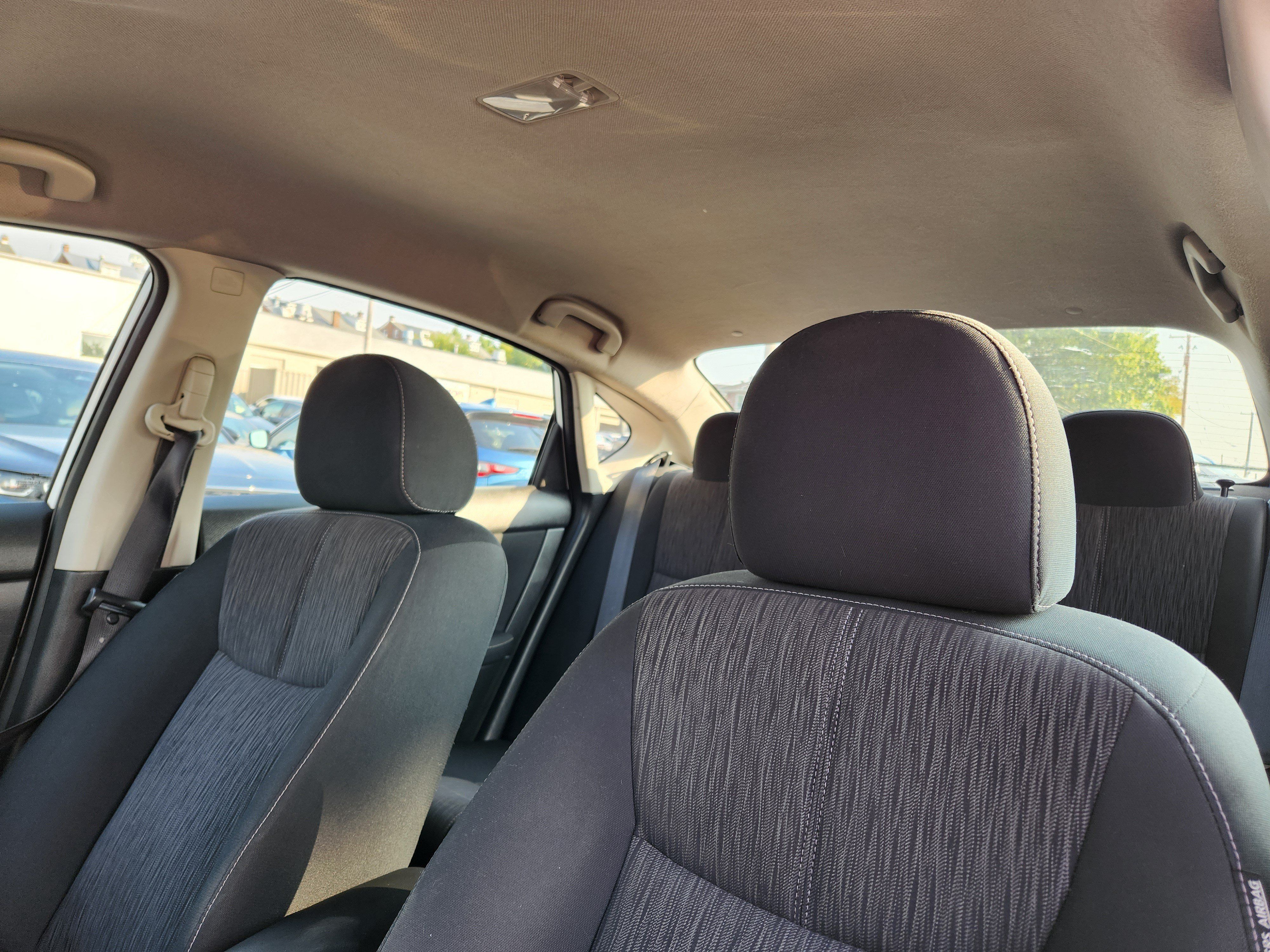 Used 2015 Nissan Sentra SV FWD image 12