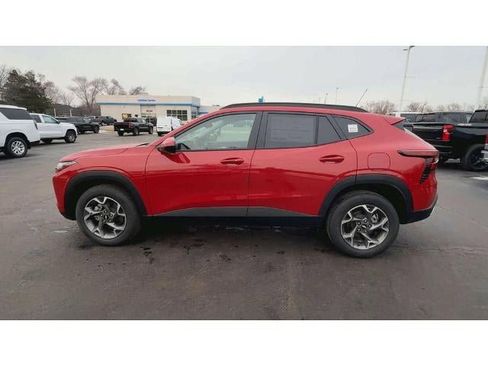 New 2026 Chevrolet Trax LT w/ LT Convenience Package image 5