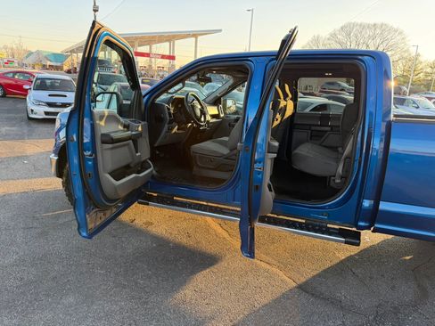 Used 2017 Ford F150 XLT w/ Equipment Group 301A Mid AWD/4WD image 17