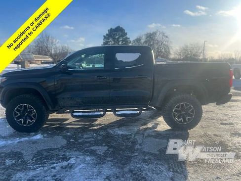 Used 2025 Chevrolet Colorado ZR2 w/ Technology Package image 3