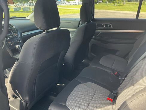 Used 2018 Ford Explorer XLT AWD/4WD image 20