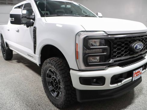 Used 2023 Ford F250 Lariat w/ Sport Appearance Package AWD/4WD image 6