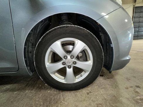 Used 2012 Toyota Sienna LE FWD image 18