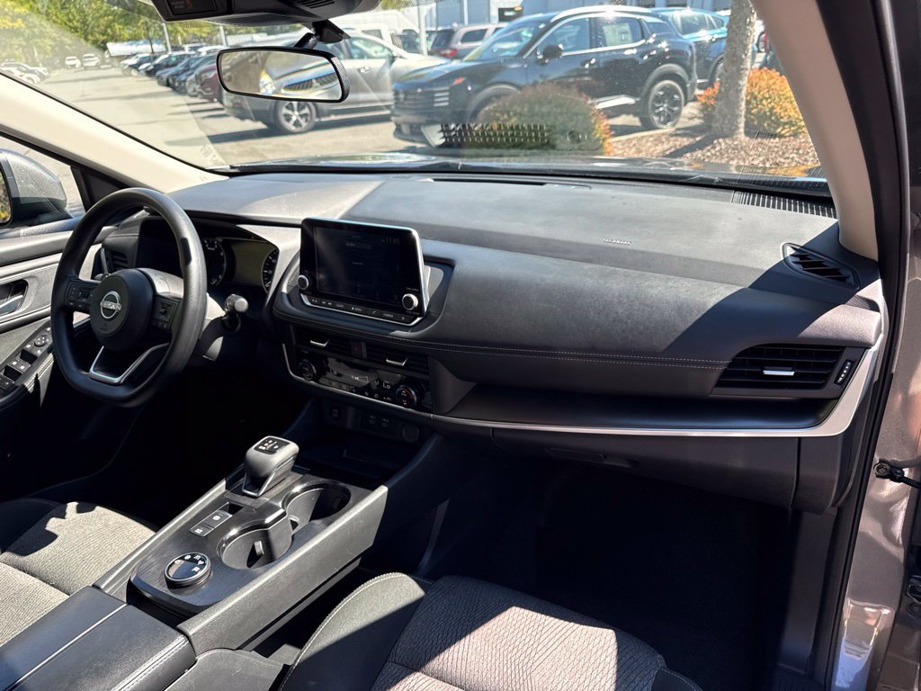 Used 2024 Nissan Rogue SV AWD/4WD image 39