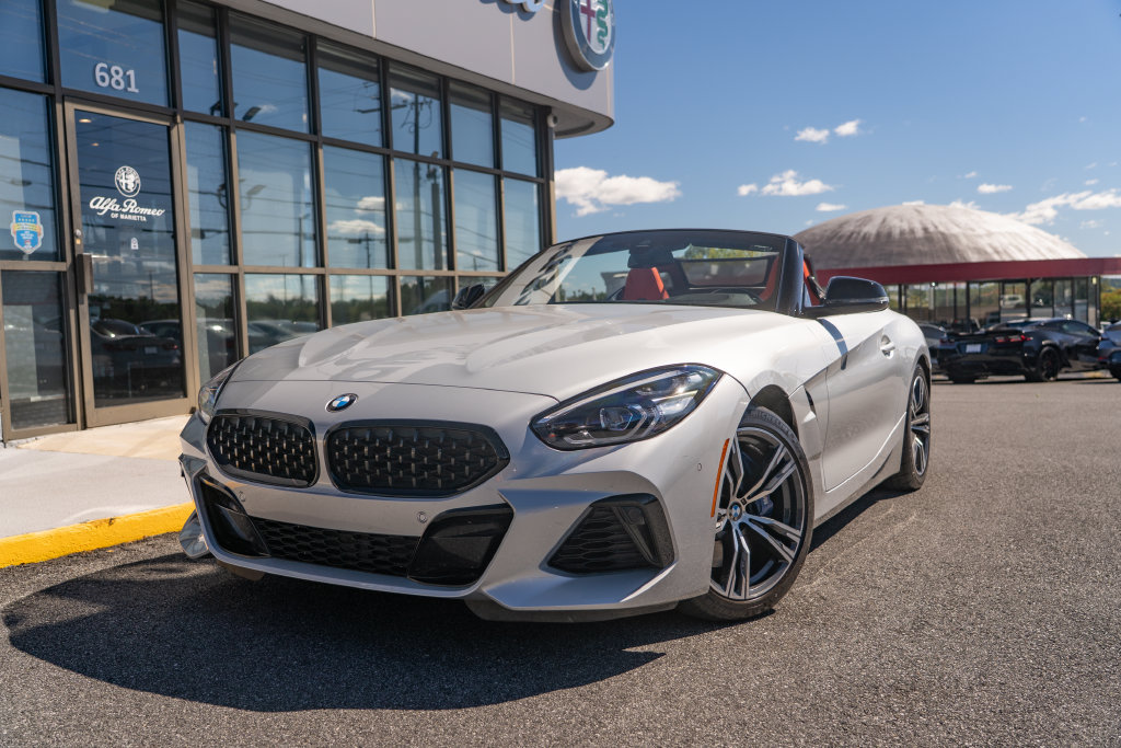 Used 2022 BMW Z4 M40i w/ Premium Package RWD image 3