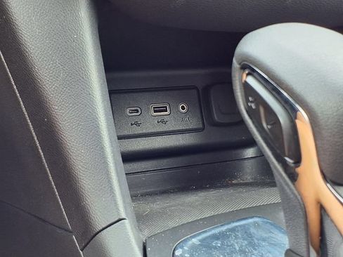 Used 2022 Chevrolet Equinox LT FWD image 13