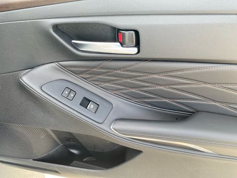 Used 2022 Toyota Avalon Limited w/ Advanced Safety Package FWD image 35