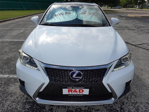 Used 2015 Lexus CT 200h w/ Navigation Package FWD image 2
