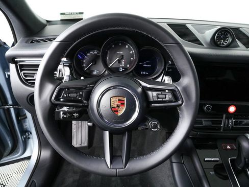 Certified 2026 Porsche Macan AWD/4WD image 9