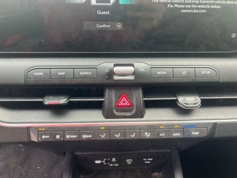 Used 2025 Kia K4 LX image 11