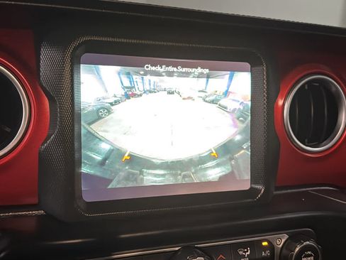 Used 2021 Jeep Wrangler Unlimited Rubicon AWD/4WD image 16