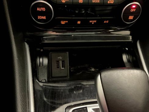 Used 2019 INFINITI QX30 FWD image 16