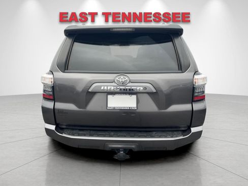 Used 2018 Toyota 4Runner SR5 Premium image 4