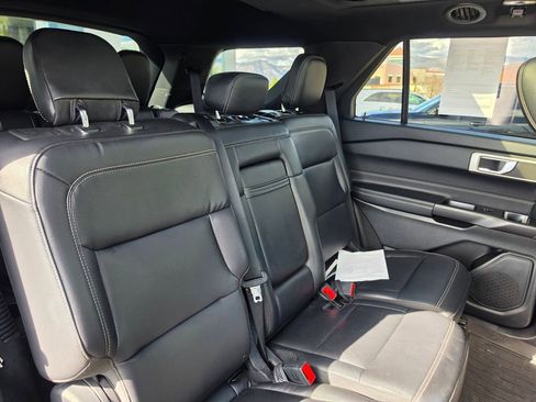 Used 2020 Ford Explorer XLT w/ Equipment Group 202A image 17
