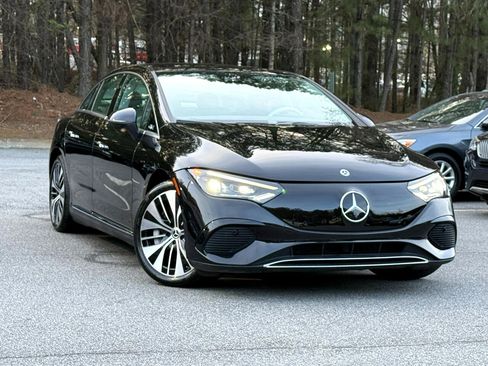 Used 2023 Mercedes-Benz EQE 500 500 4MATIC w/ Exclusive Trim Package image 3