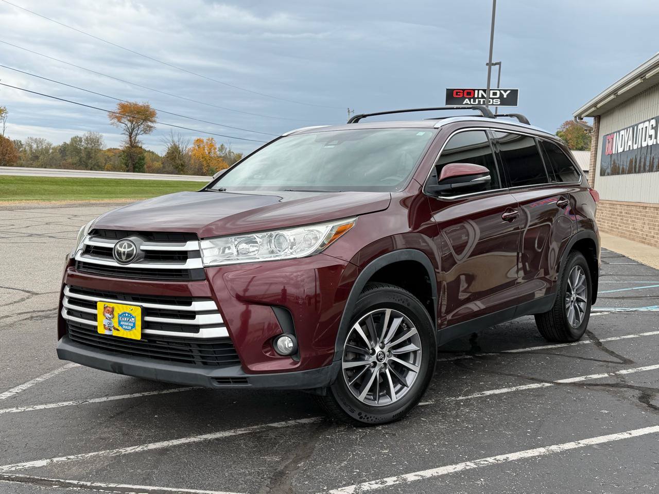 Used 2019 Toyota Highlander XLE FWD image 1