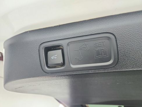 Used 2024 Ford Expedition XLT image 47