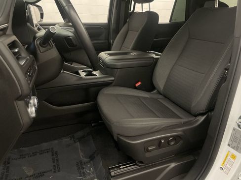 Used 2022 GMC Yukon SLE w/ Gmc Pro Safety Plus Package AWD/4WD image 12