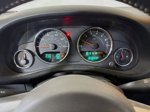 Used 2018 Jeep Wrangler Sport image 13