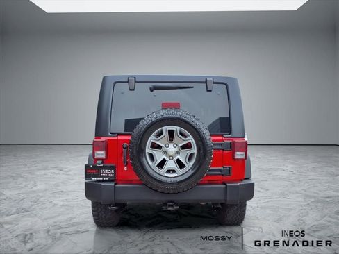 Used 2018 Jeep Wrangler Rubicon w/ Power Convenience Group AWD/4WD image 6