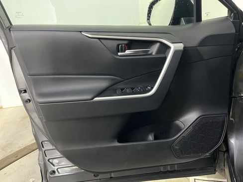 Used 2025 Toyota RAV4 XLE image 27